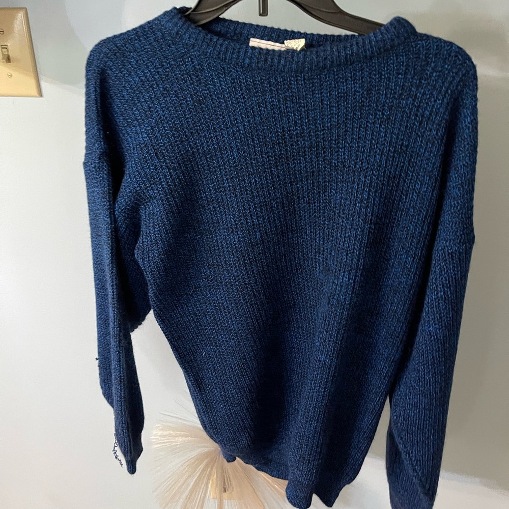 Men’s Blue Crew Neck Sweater. Size Medium/Large - Picture 2 of 5